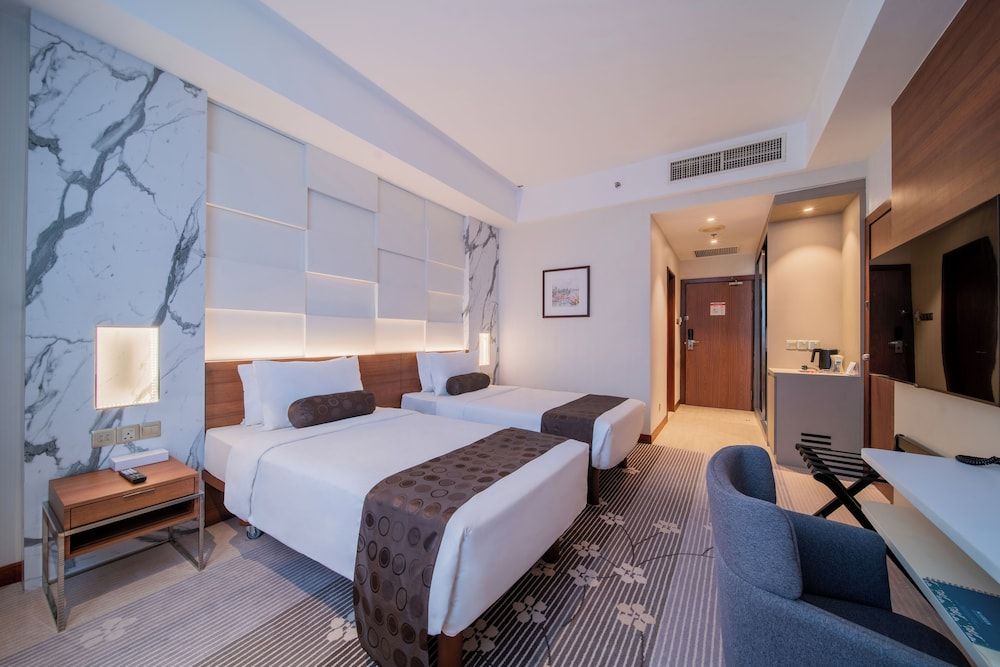 undefined St. Giles Boulevard Hotel 7