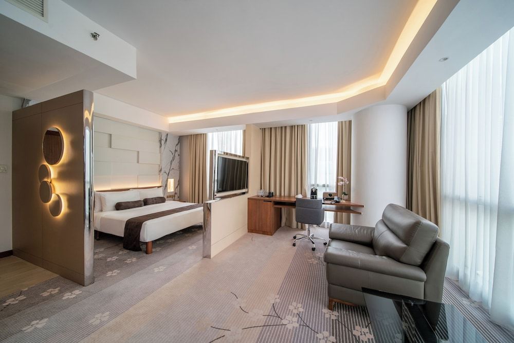 undefined St. Giles Boulevard Hotel 3
