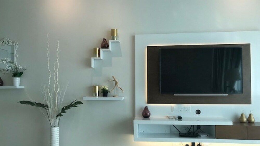undefined Vogue Suites One by Joe 5