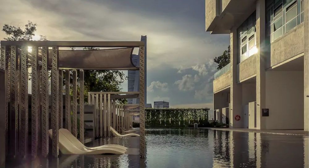 undefined Vogue Suites One by Joe 7