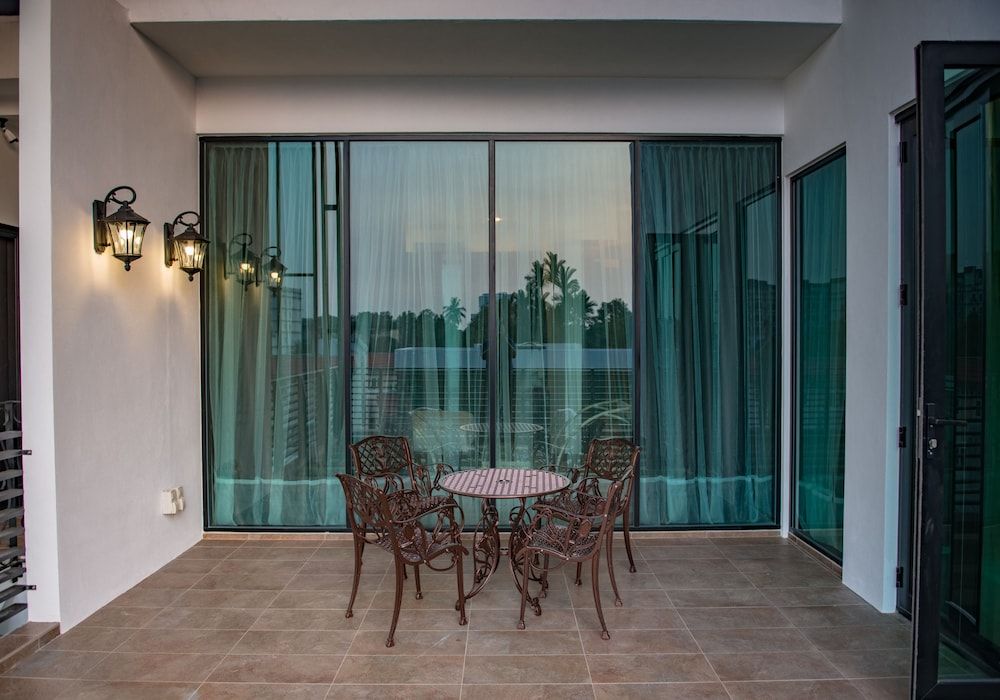 Hermitage Boutique House Suite (Emerald) 5