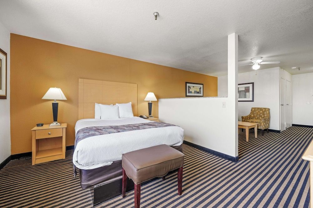 Best Western Plus Executive Inn & Suites Suite, 1 Queen Bed, Non Smoking, Refrigerator & Microwave (Oversized Room)