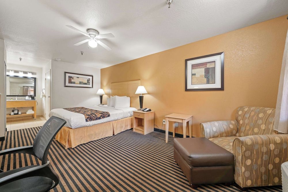 Standard Room, 1 King Bed, Non Smoking, Refrigerator & Microwave
