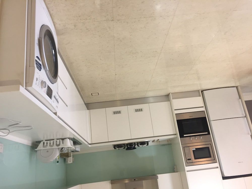 undefined 6 Cap Square 9