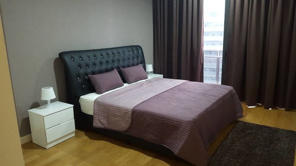 undefined 6 Cap Square 10