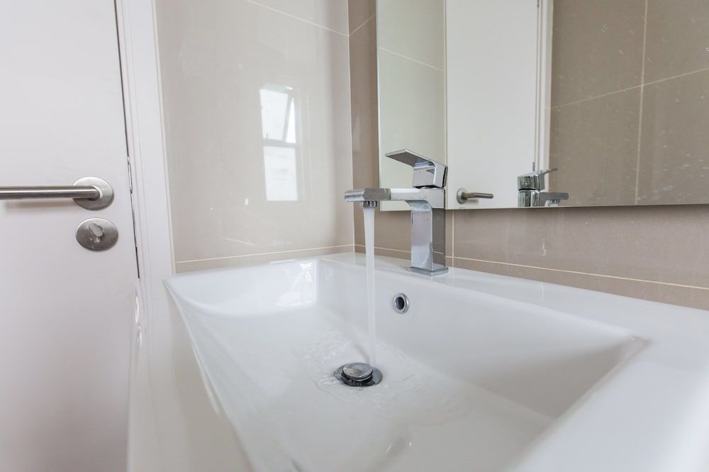 Southview Suites by Subhome One Bedroom Suite 14