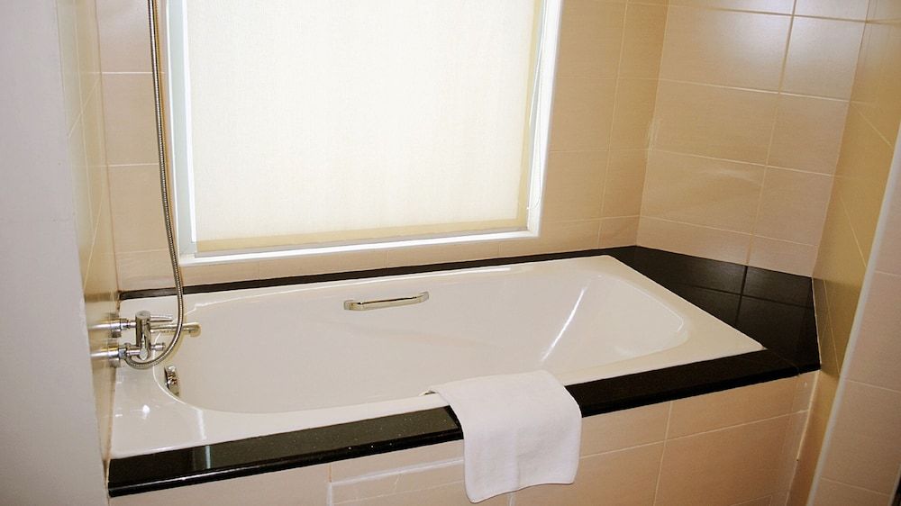 Nilai Springs Resort Hotel Deluxe Room 7