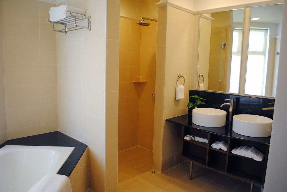 Nilai Springs Resort Hotel Deluxe Room 6