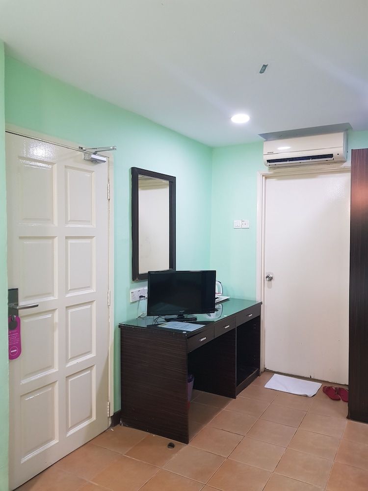 New City Hotel Double Room (Budget) 4