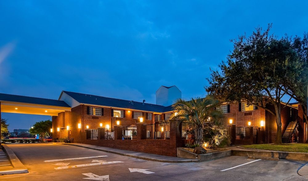 undefined Baymont by Wyndham Houston/Westchase 3