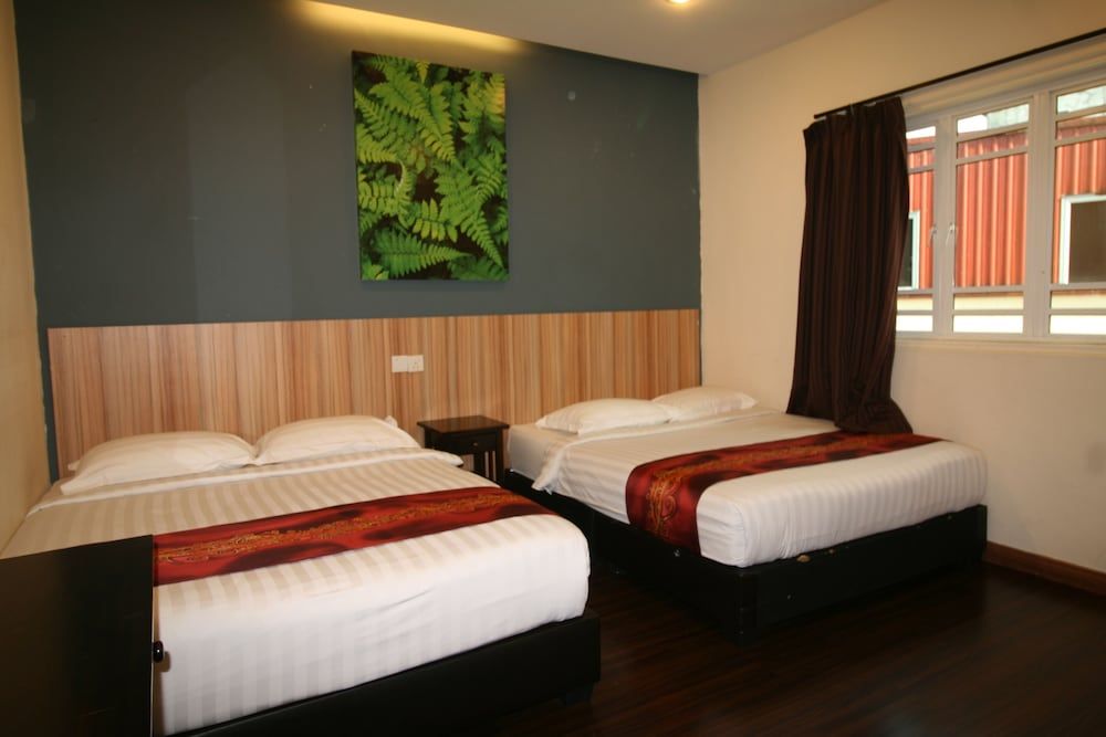 Hotel Pop Ash Family Room 6