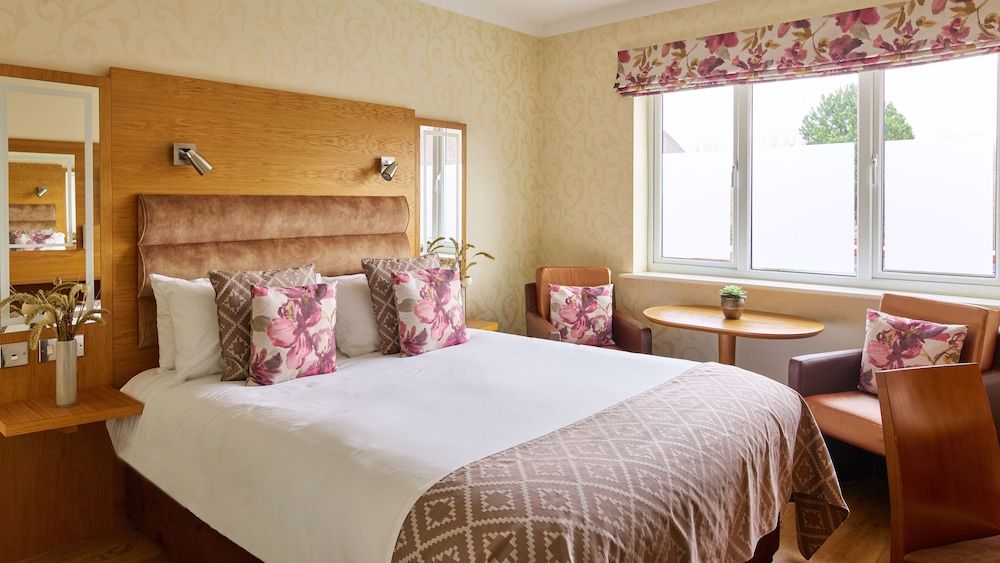 Fairlawns Hotel and Spa Classic Double Room, 1 Double Bed 4