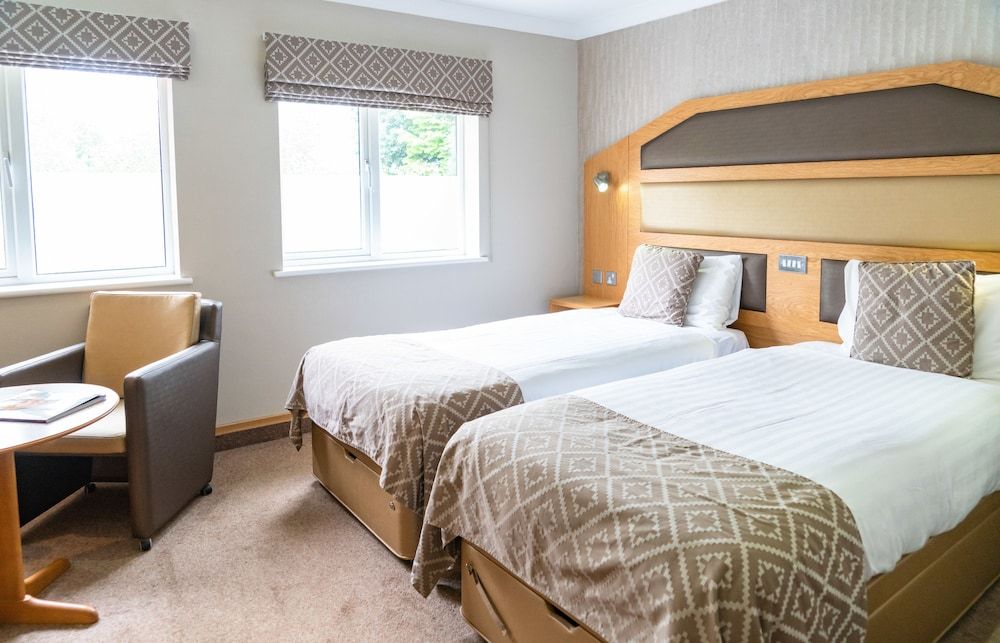 Fairlawns Hotel and Spa Deluxe Double Room 5