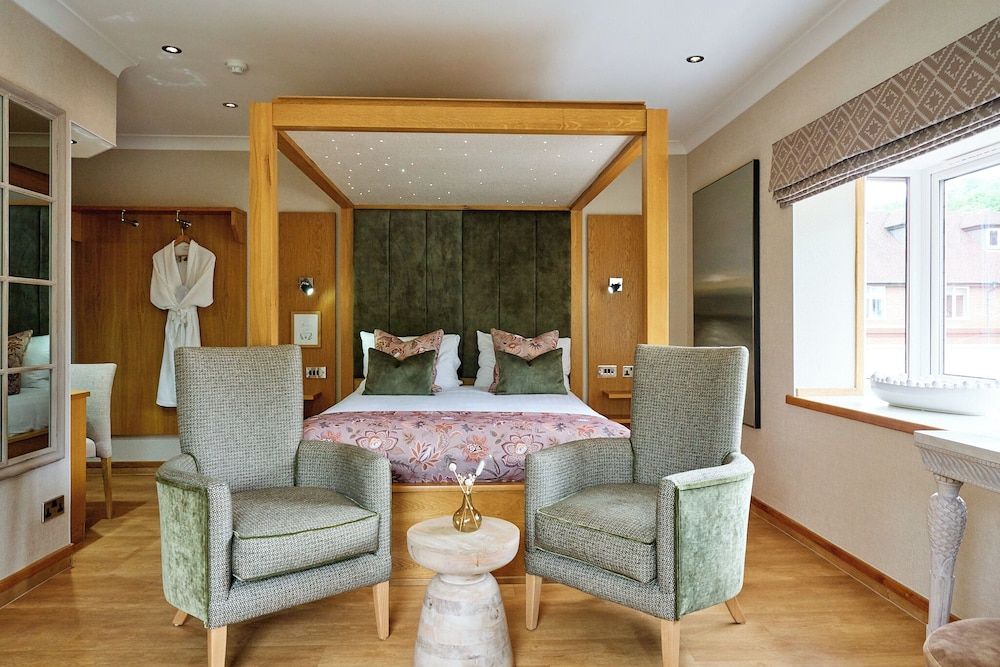 Fairlawns Hotel and Spa 4 Poster Double 2