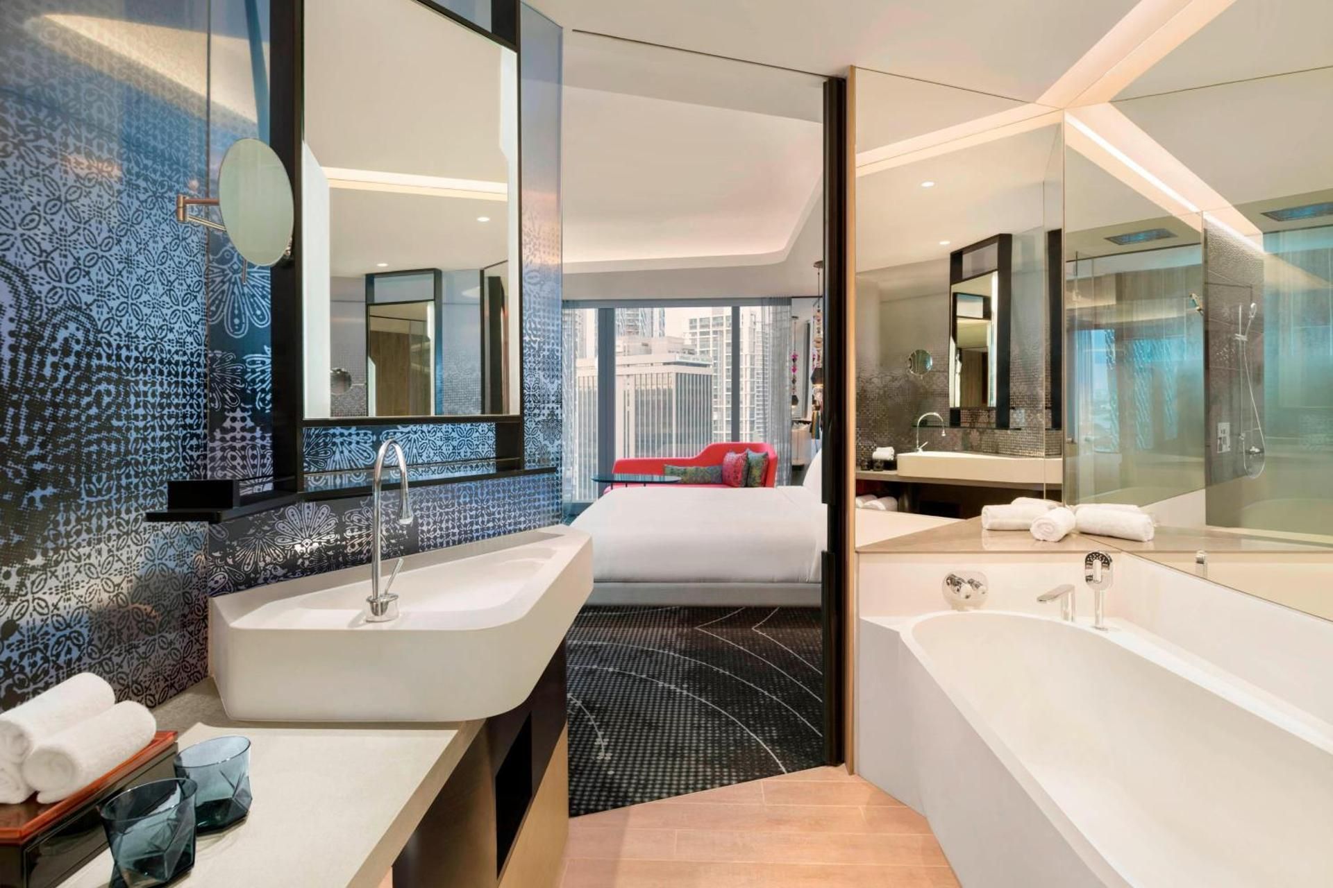 Cool Corner Room, King Bed