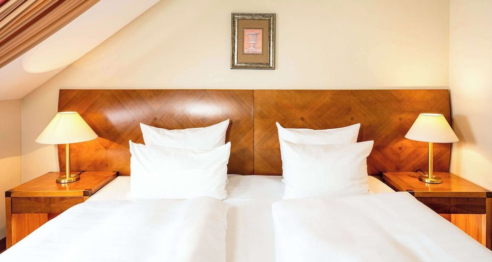 Best Western Victor's Residenz-Hotel Rodenhof Junior Suite, 1 Double Bed (Cozy Sitting Corner) 2