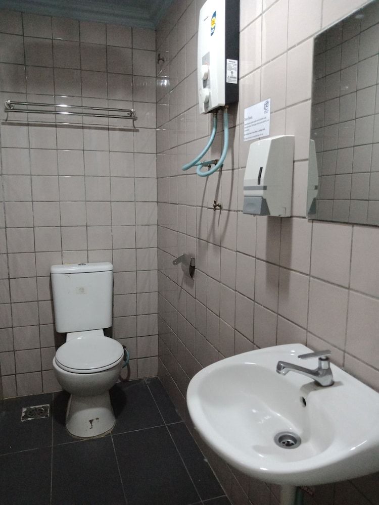 My Homie Hotel PJ Executive Queen 6