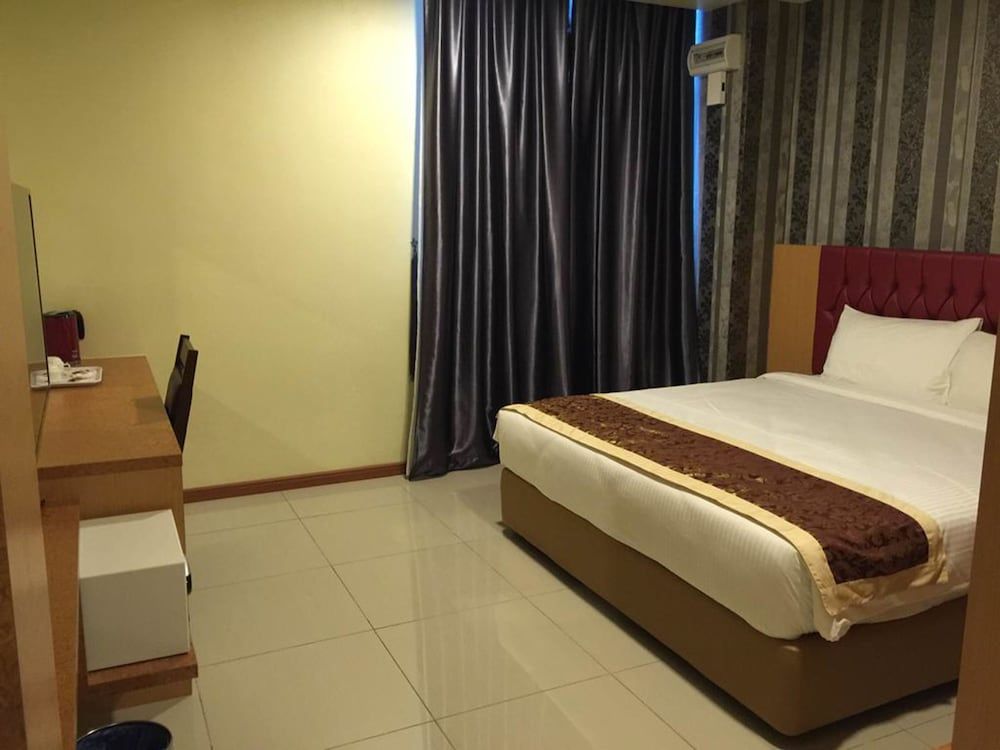 undefined Prince 33 Hotel 4