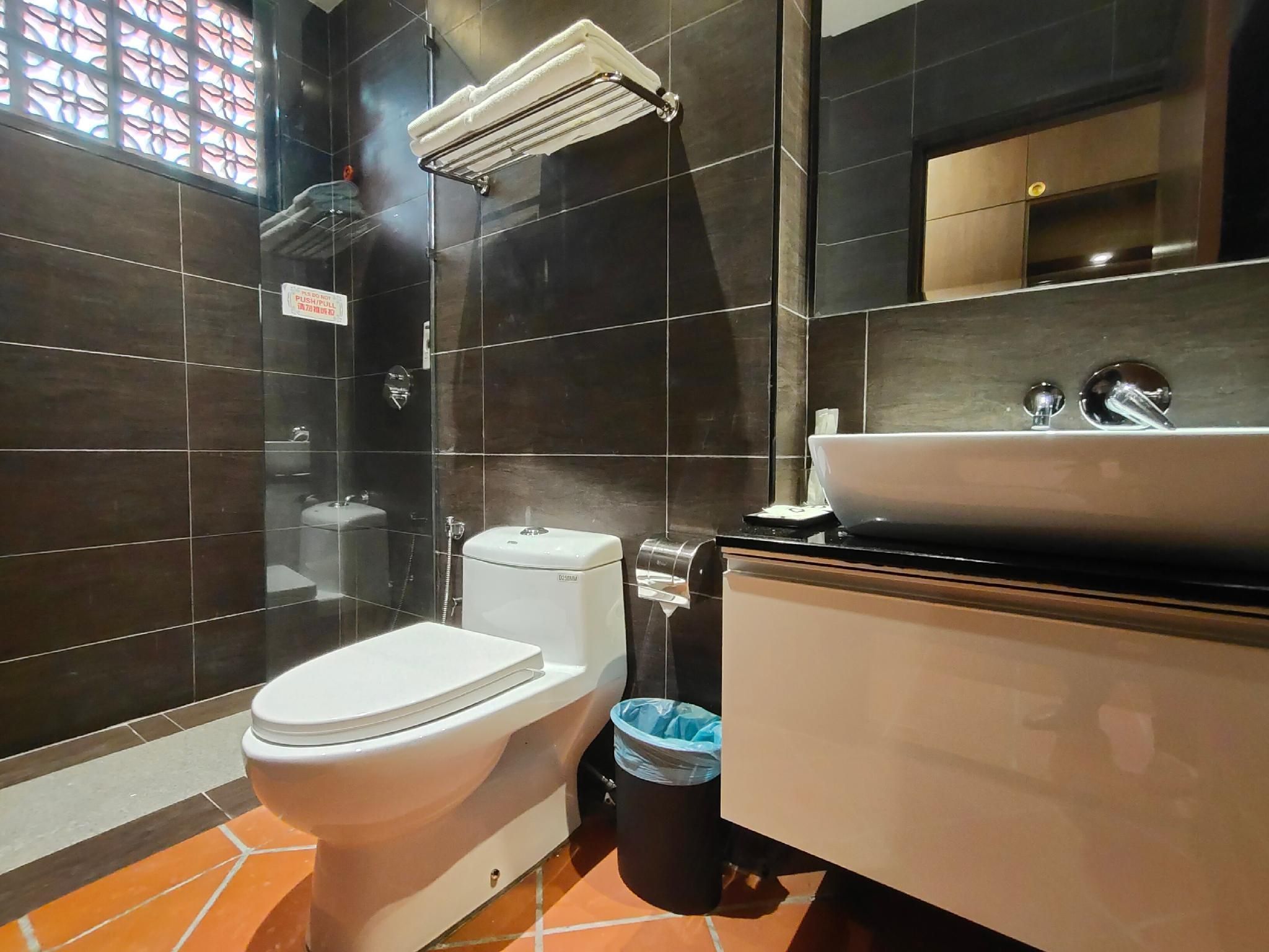 Riviera Suites Melaka Deluxe Twin Suite 2