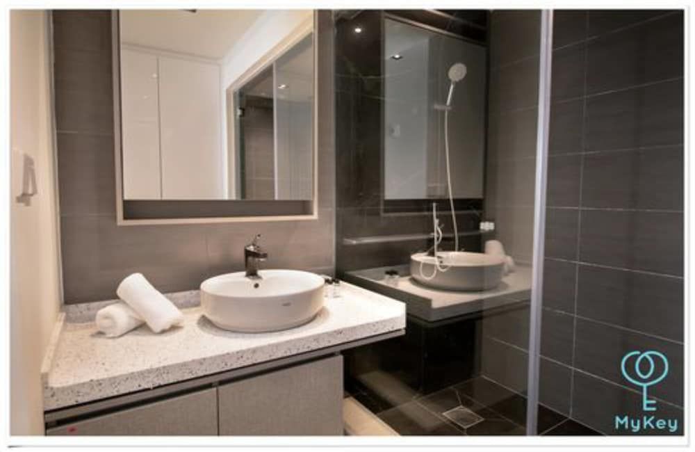 Expressionz Professional Suites by MyKey Deluxe Studio, 1 King Bed 5