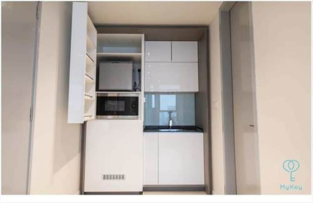 Expressionz Professional Suites by MyKey Deluxe Studio, 1 King Bed 6