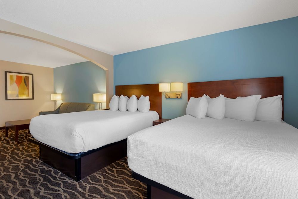 Suite, 2 Queen Beds, Non Smoking, Refrigerator & Microwave (with Sofabed)