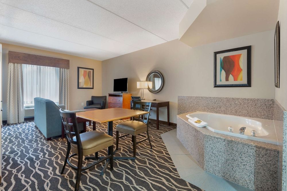 Suite, 1 King Bed, Non Smoking, Jetted Tub (Oversized Room;with Sofabed)