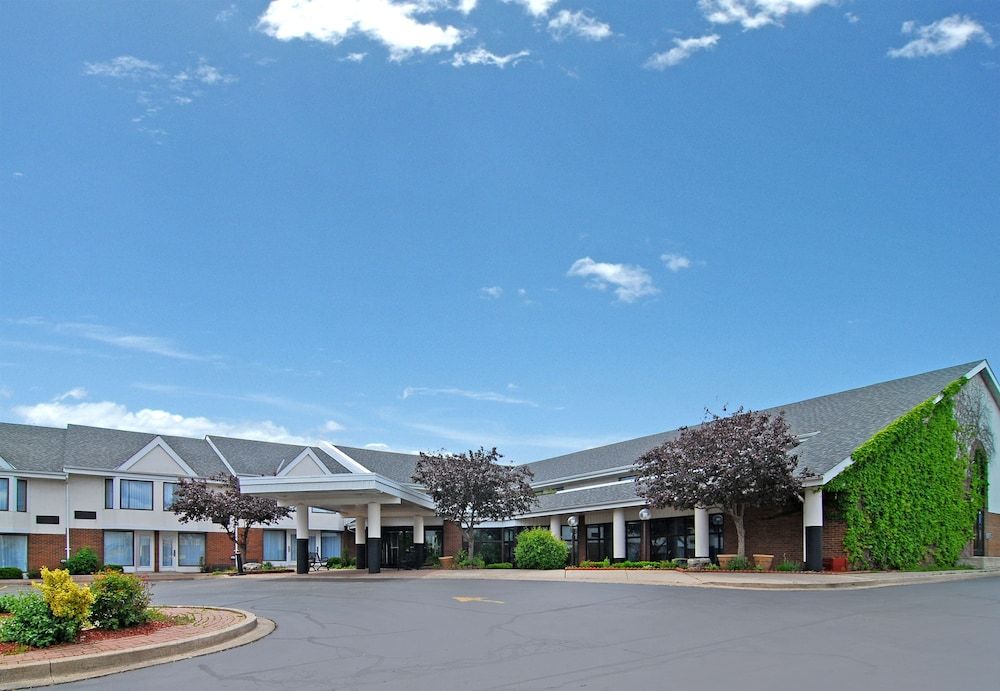 undefined Quality Inn & Suites 2