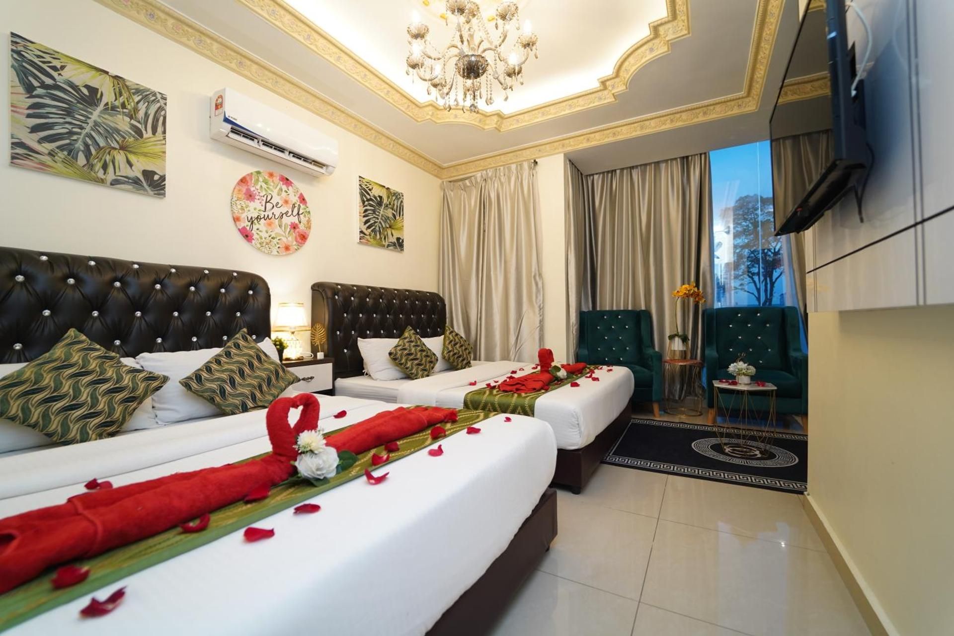 Deluxe Family Room