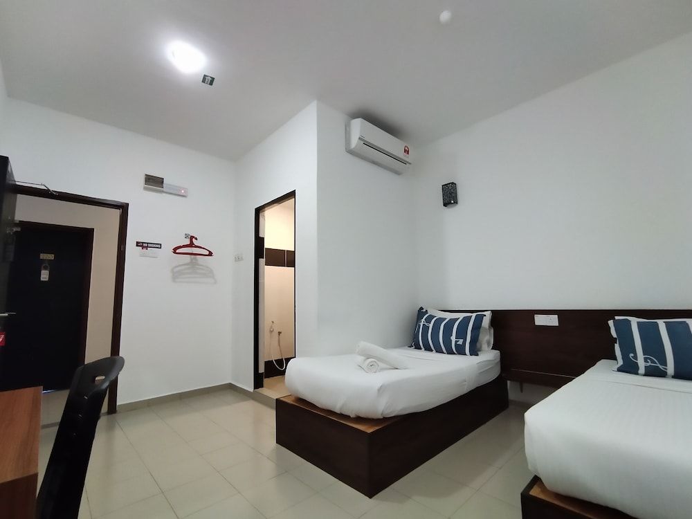 SP Central Hotel Standard Twin Room 3