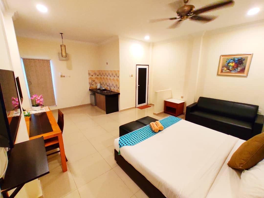 Shell Out Cenang Beach Resort Studio King