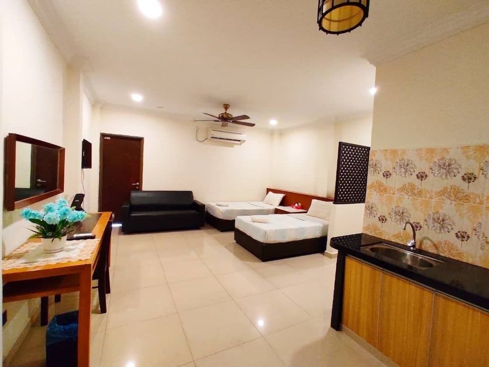 Shell Out Cenang Beach Resort Studio (Twin)