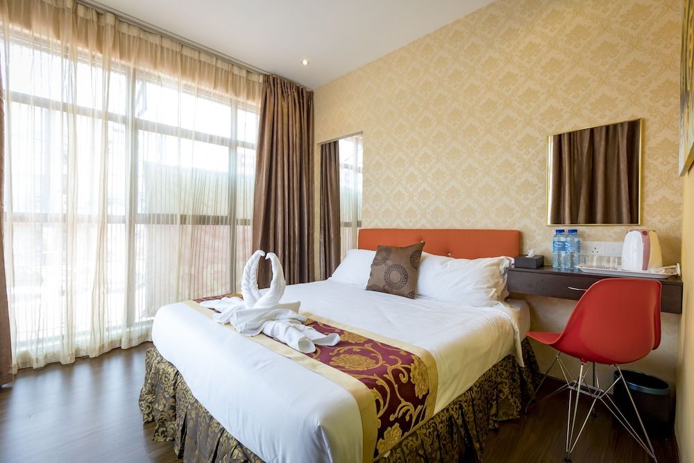 Hamilton Hotel Kajang Deluxe Double Room, 1 Queen Bed 2