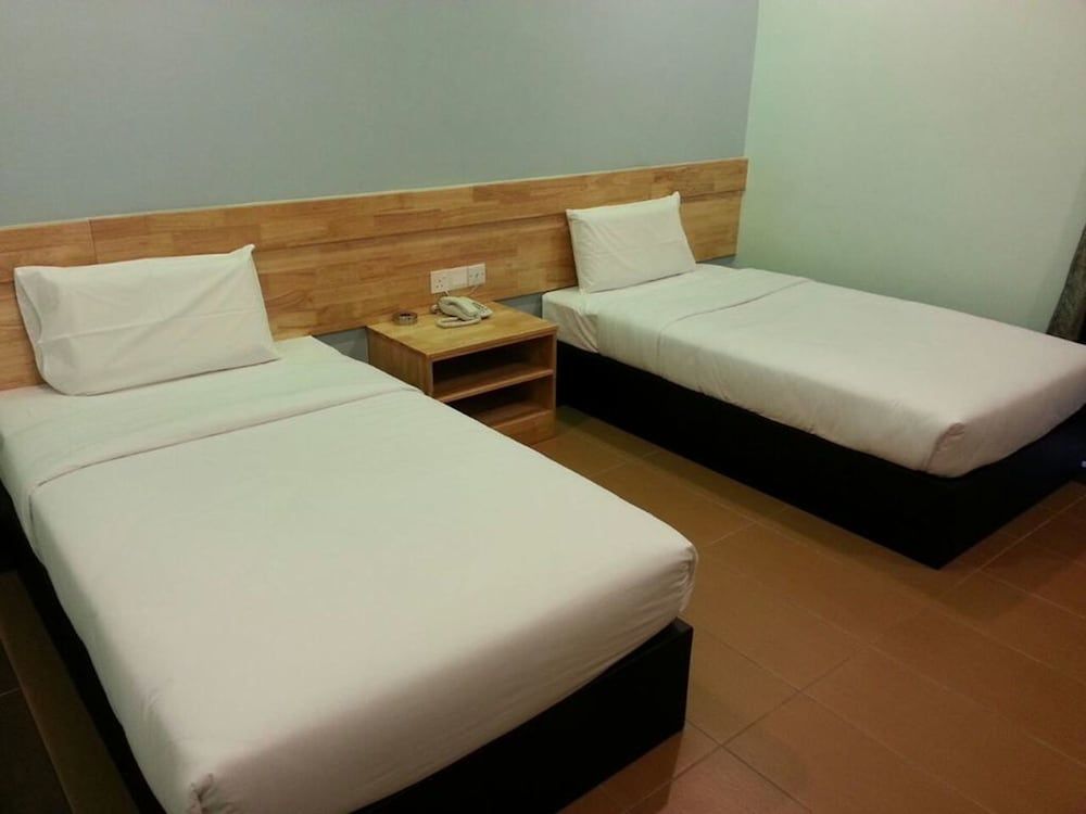 undefined Hotel Suria 18 2