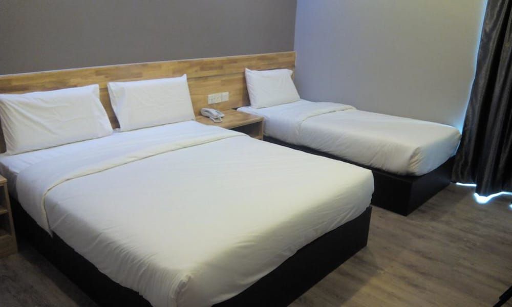 undefined Hotel Suria 18 3