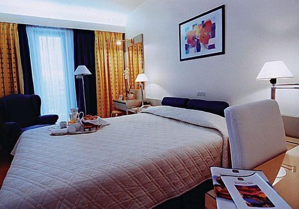 undefined The Park Hotel Piraeus 3