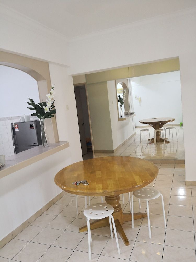 undefined Vista Komanwel A 8