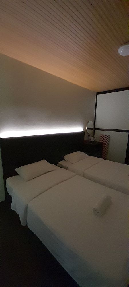 Wind Valley Farmstay Panoramic Twin Room, 2 Twin Beds 8