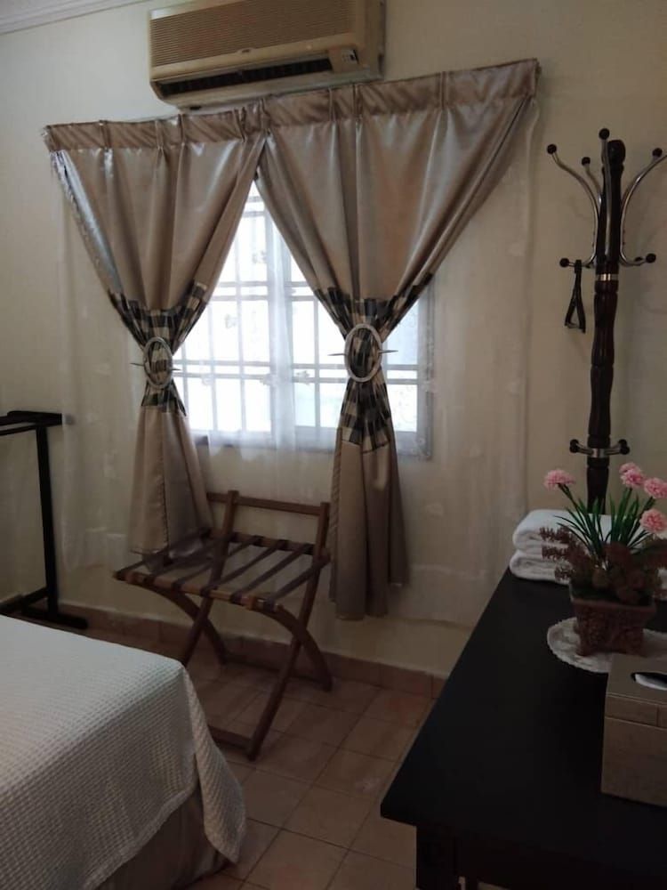 Aini's Guest House In Vista Amani Condo Comfort Condo, 4 Bedrooms, Pool View 7