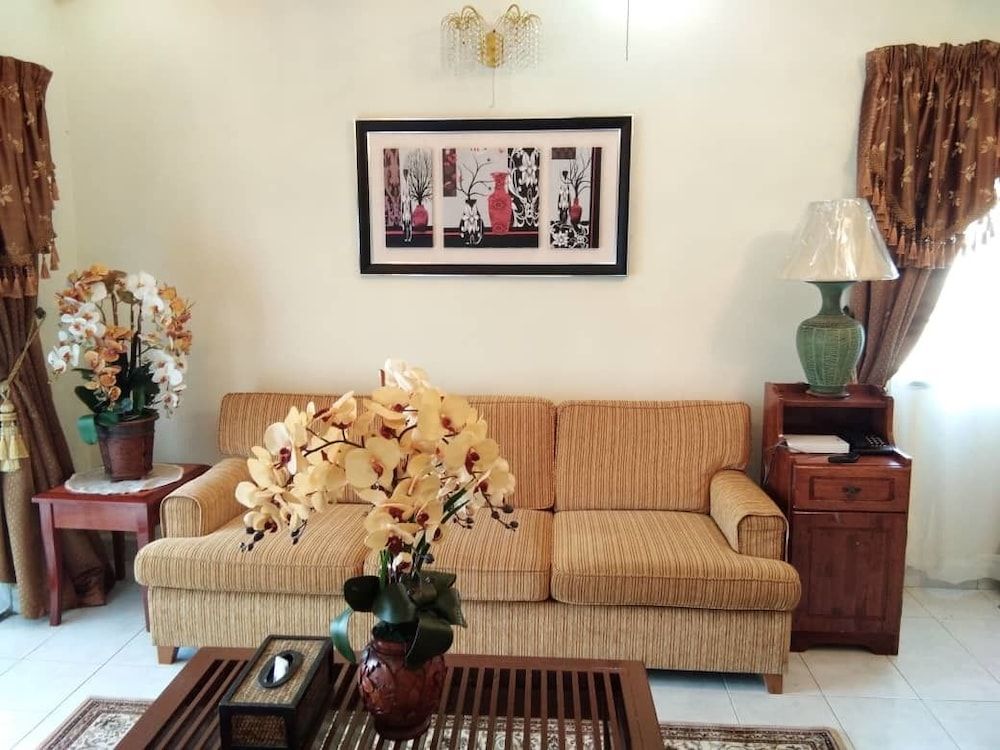 undefined Aini's Guest House In Vista Amani Condo 2