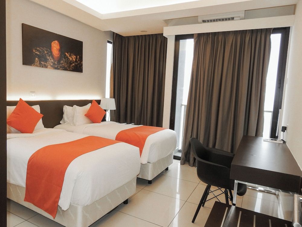 Suite, 3 Bedrooms