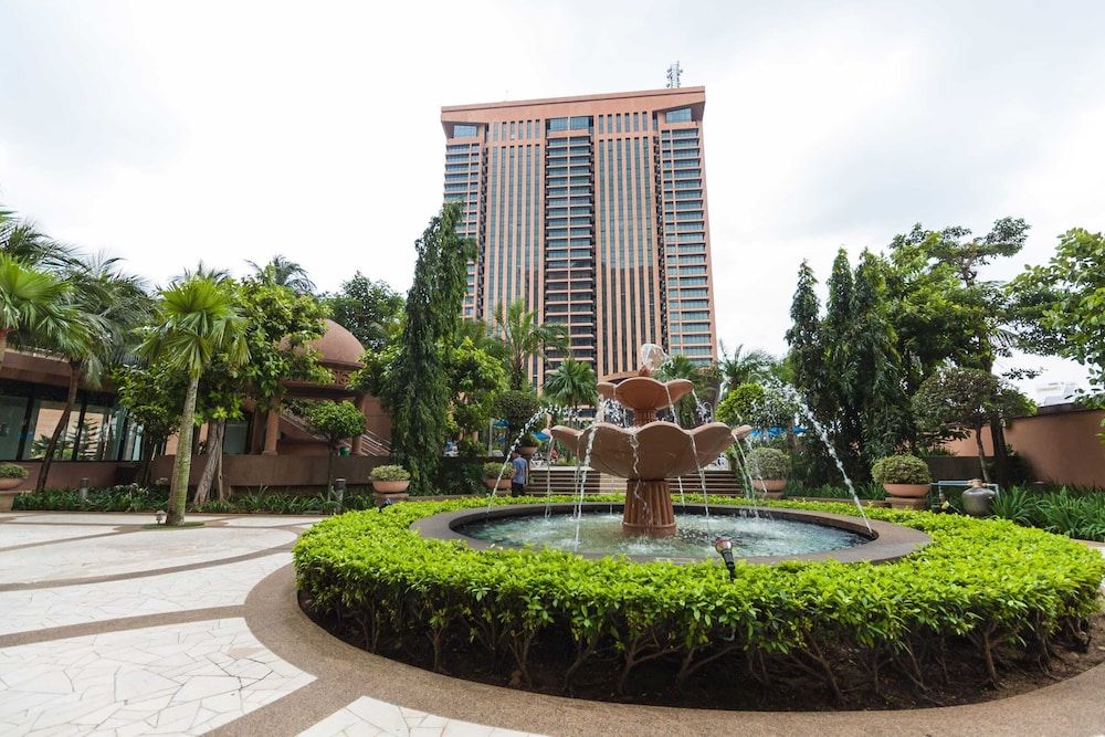 undefined Times Square 1 by Plush 4