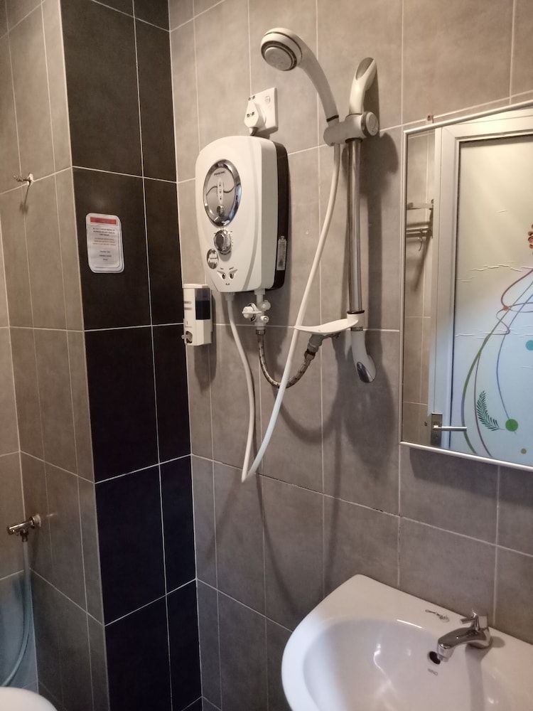 Hotel Sri Bernam Superior Queen 4