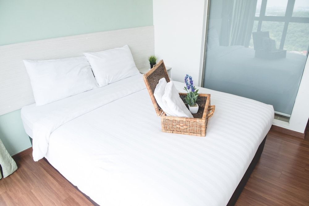 One Amerin Mall & Suites 1 Queen & 1 Twin Bedroom Apartment 5