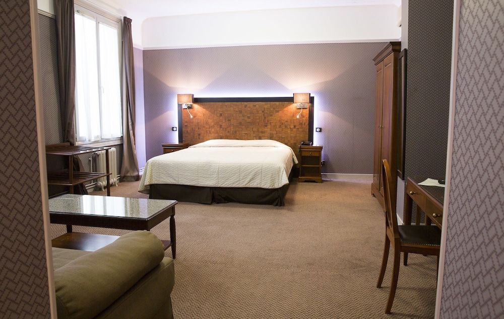 Le Grand Hotel Tours Junior Suite (Family) 6