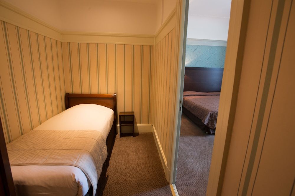 Le Grand Hotel Tours Triple Room