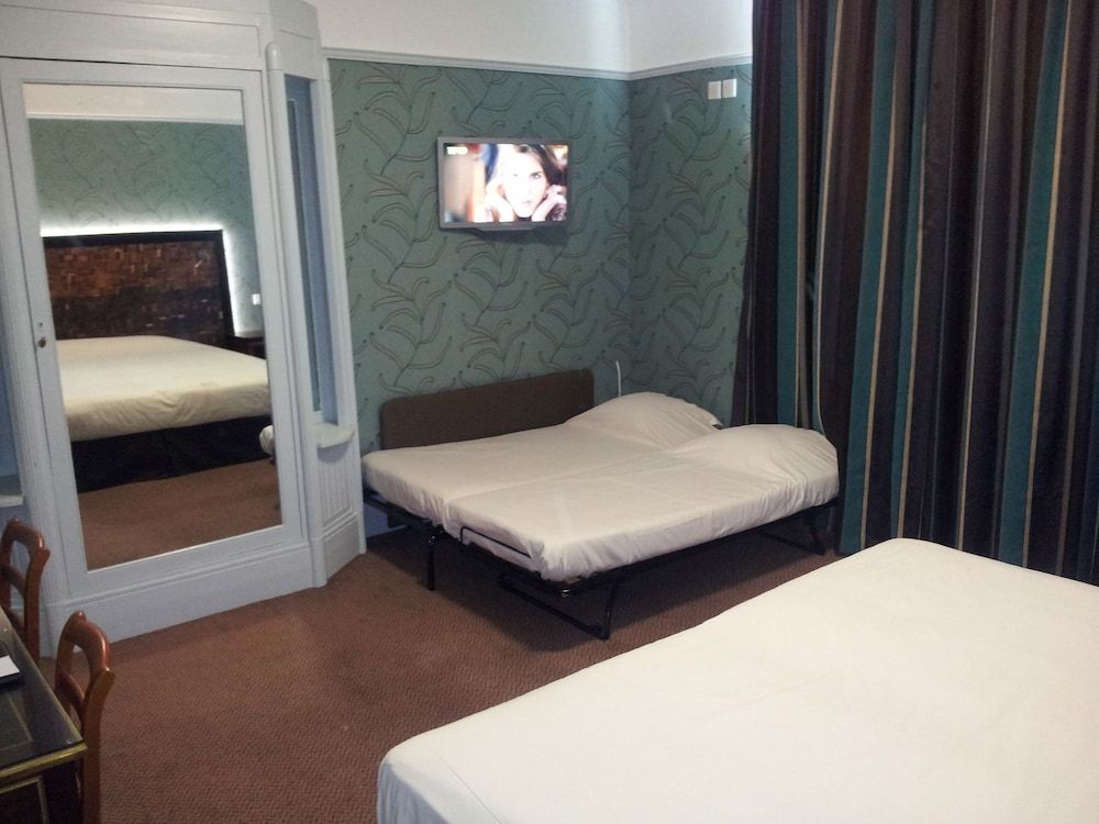 Le Grand Hotel Tours Junior Suite (Family) 7