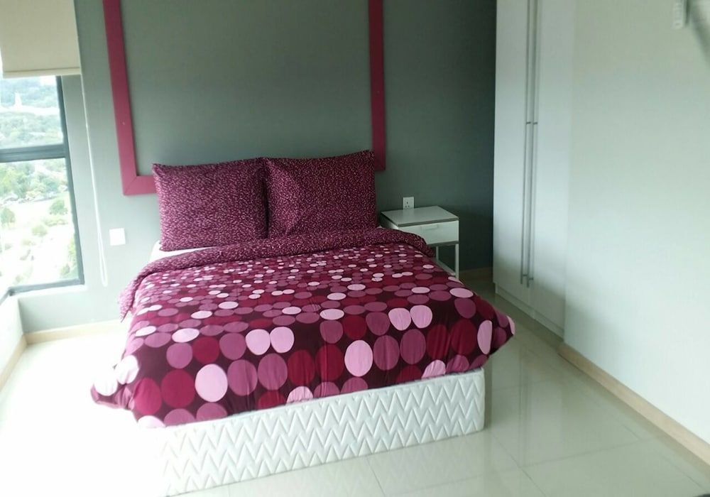 One Bedroom Corner Apartment (B)