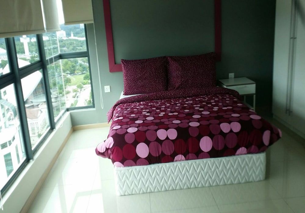 One Bedroom Corner Apartment (A)