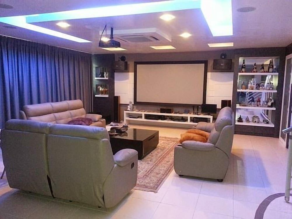 undefined Leissure in 9